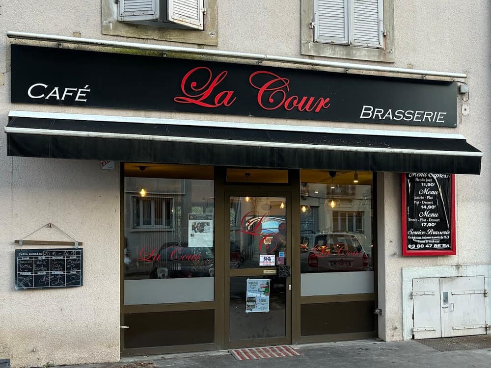 Photo du bar Bistrot la Cour