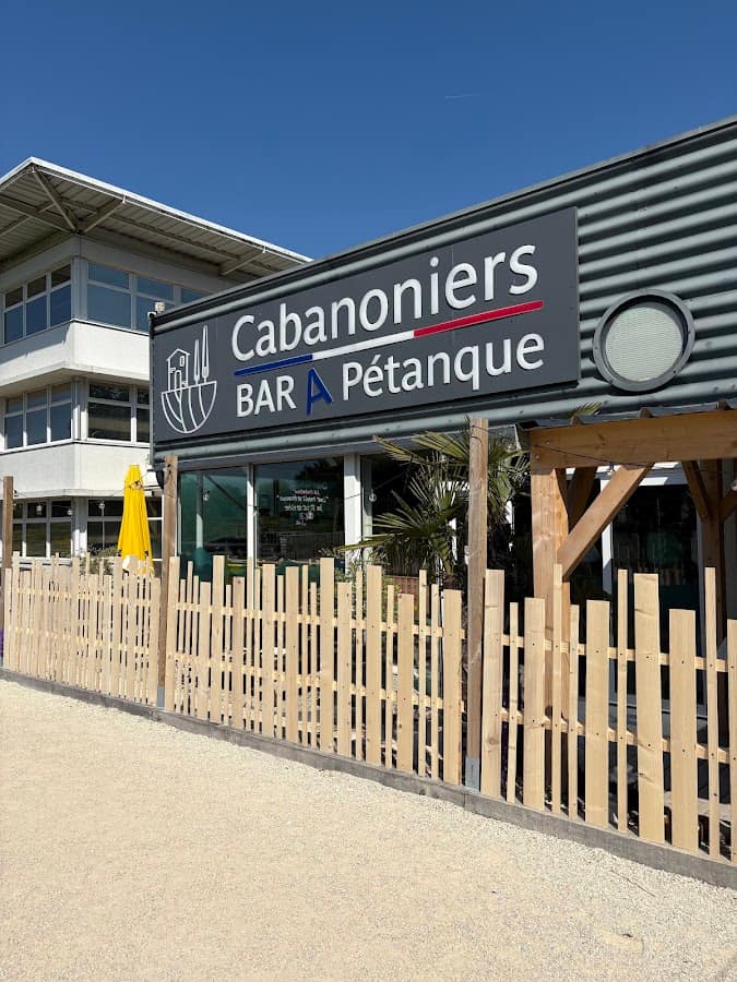 Photo du bar Cabanoniers Bar à pétanque