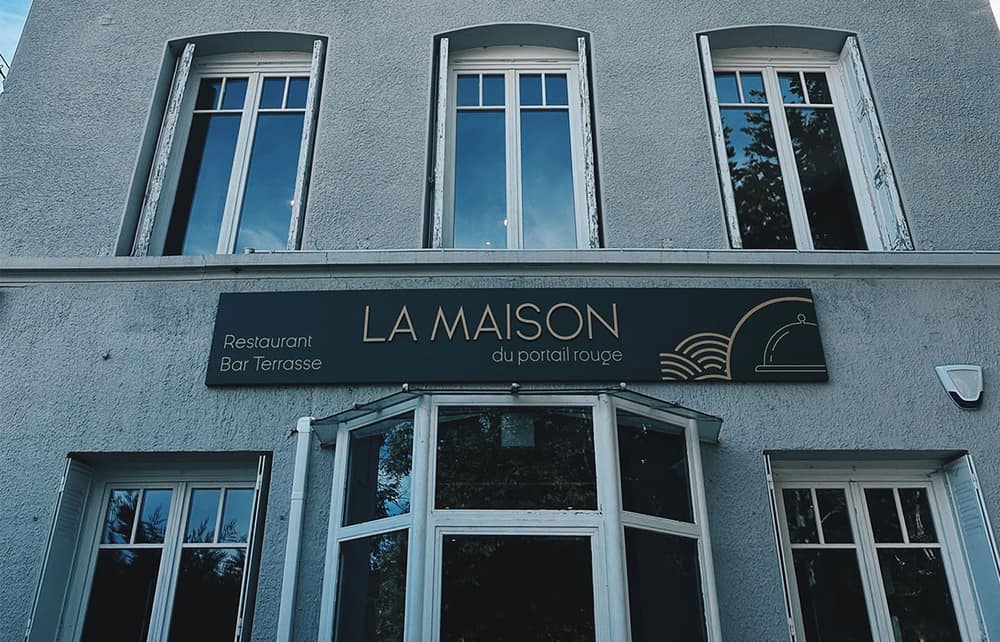 Photo du bar La Maison du Portail Rouge