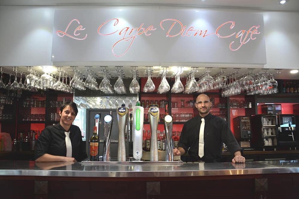 Photo du bar Le Carpe Diem Café
