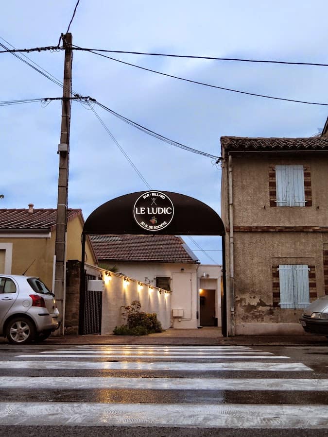 Photo du bar Le Ludic : Bar - Billard - Jeux de société
