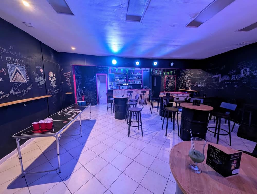 Photo du bar LES SIX ROSES