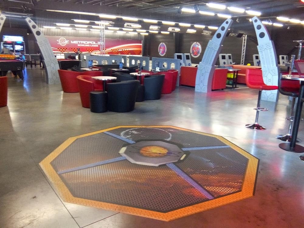 Photo du bar METROPOLIS LANESTER - Bowling - Laser Blade - Salle de Quiz - Karaoké Box - Action Game - Billards & Arcade 🎳