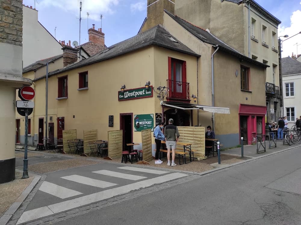 Photo du bar The Westport Inn